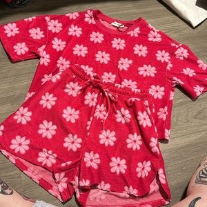 NWT super cute daisy pink set